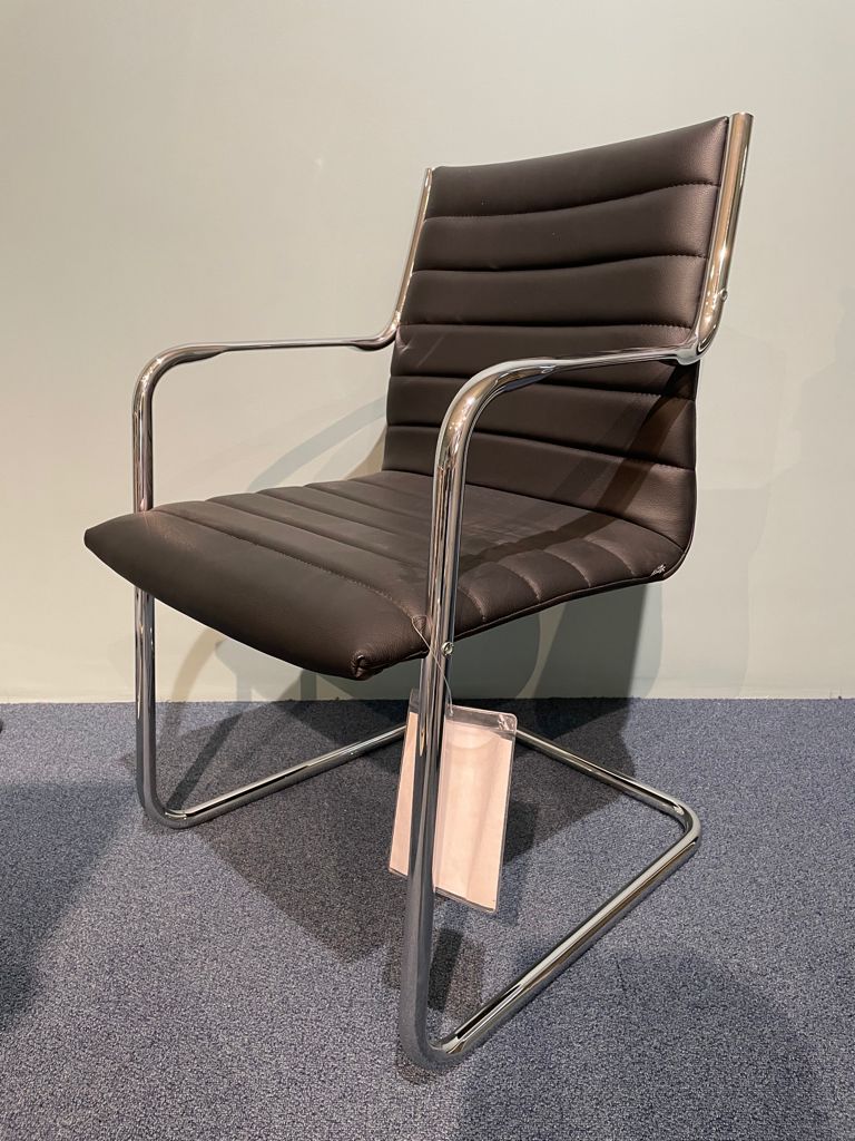 Bezoekersstoel Classic afbeelding